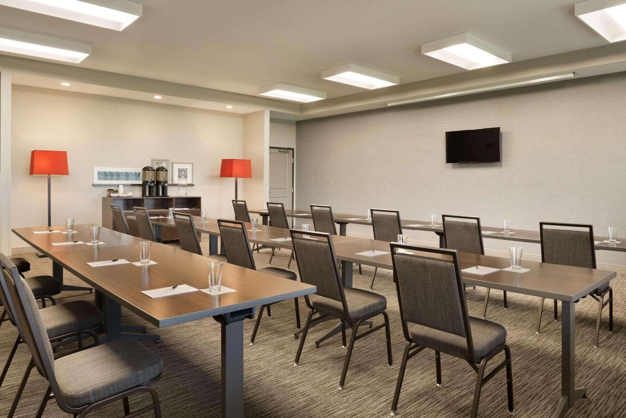 Country Inn & Suites By Radisson, Indianola, Ia Exteriér fotografie