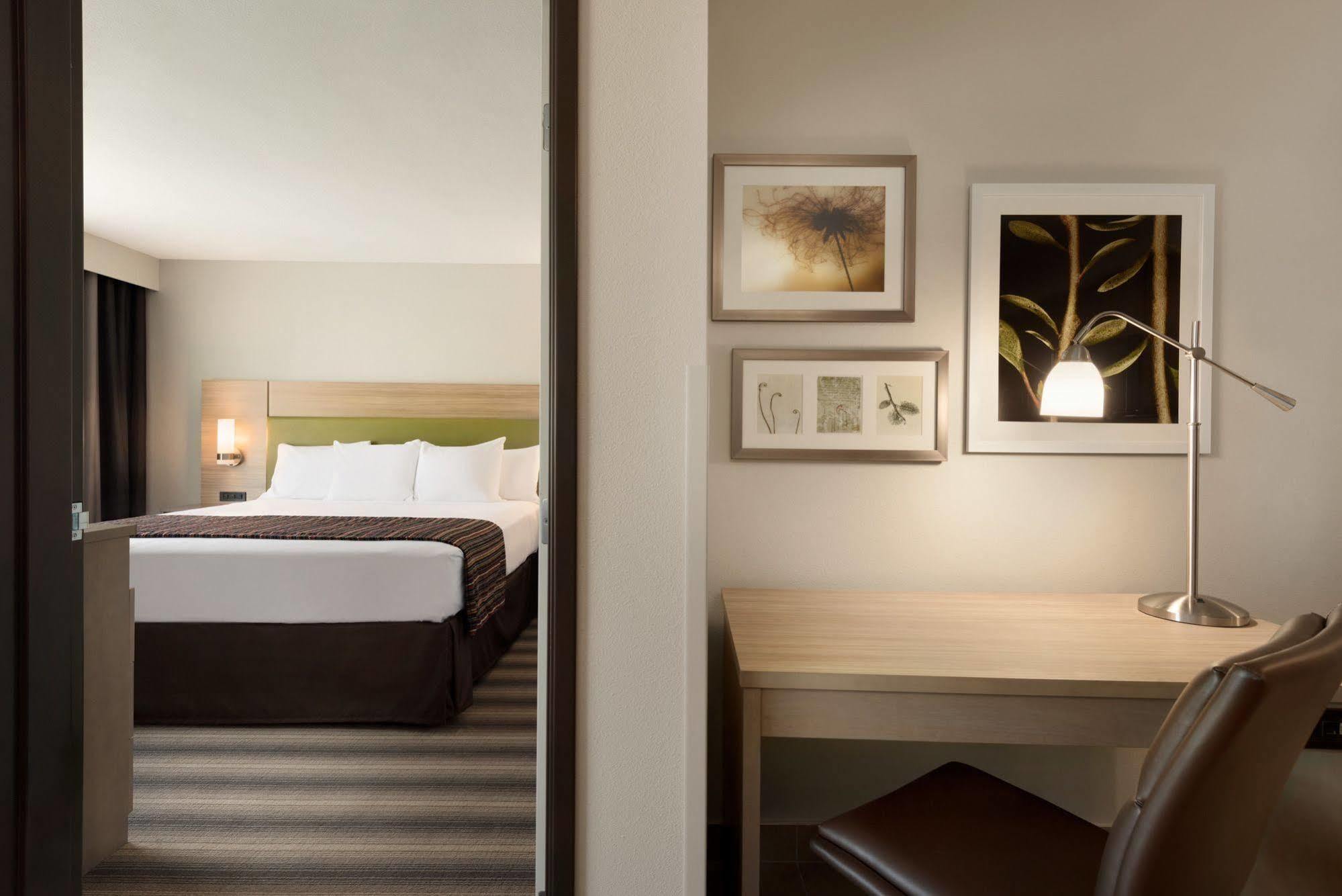 Country Inn & Suites By Radisson, Indianola, Ia Exteriér fotografie